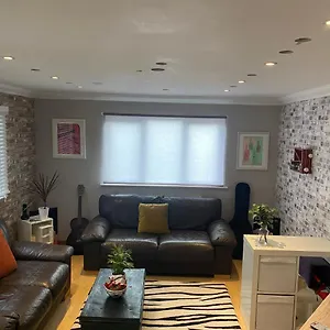 Homestay Bourne To Stay Shared