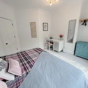  Apartment Queens Park View - 1 Bedroom